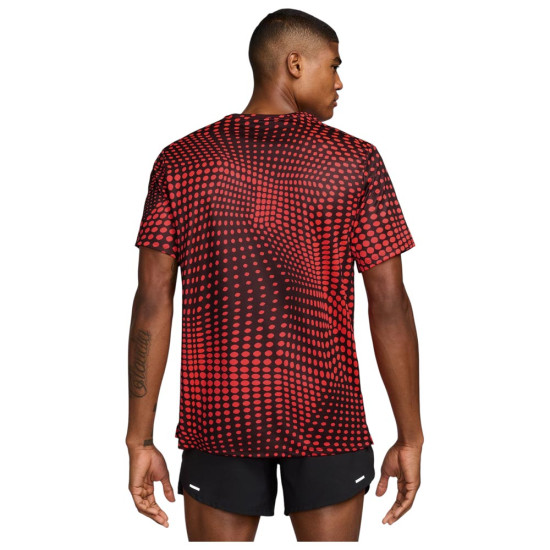 Nike Ανδρική κοντομάνικη μπλούζα Miler Dri-FIT UV Tee Nike Ανδρική κοντομάνικη μπλούζα Miler Dri-FIT UV Tee